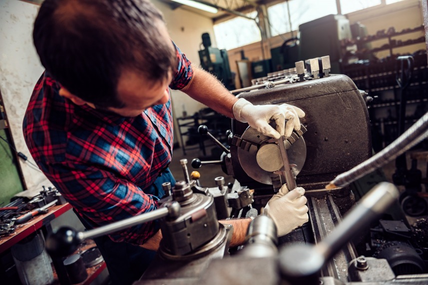 HOMBRES CON EXPERIENCIA EN TORNO, FRESADORA Y CNC ::: $2.300.000